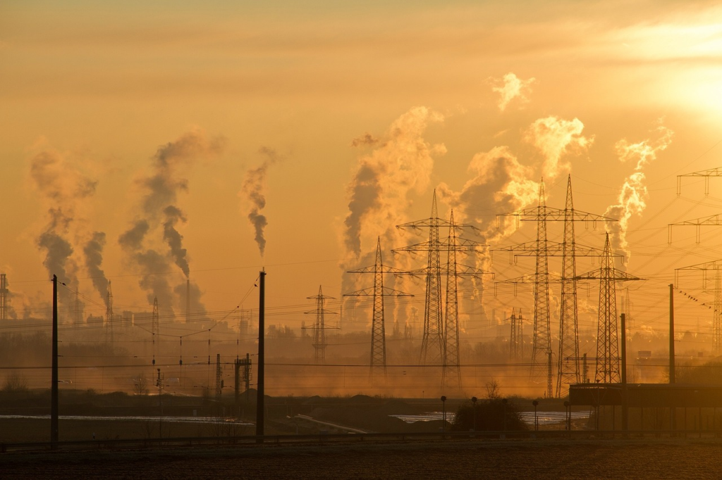 picture showing polluted air of industries